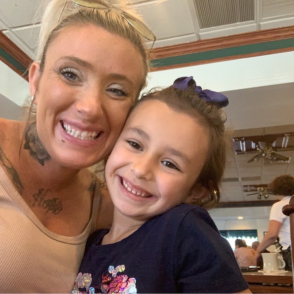 Meet your Posher, Danielle - Picture 1 of 1